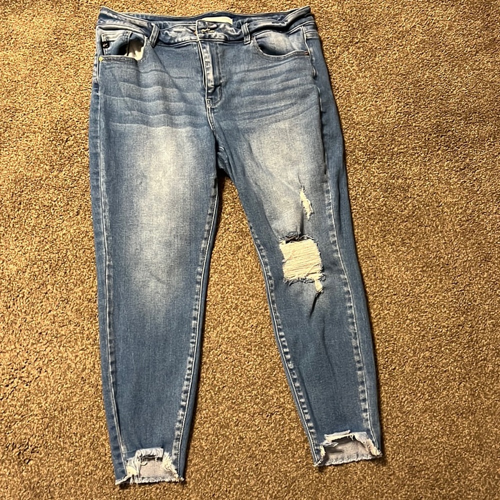 Excellent Shape Shark Bite KanCan Jeans Size 16